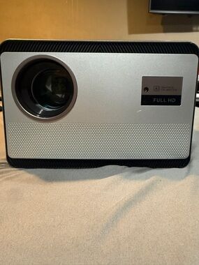 Happrun C58 Pro 2000 ANSI 4K Netflix Projector + Remote + Cables - Works Great!